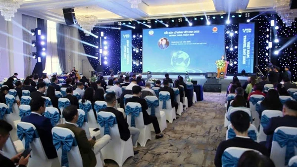 Quang cảnh Diễn đàn.