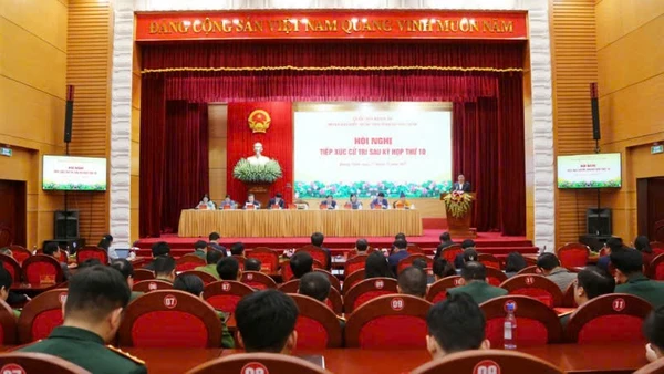 Quang cảnh Hội nghị tiếp xúc cử tri.