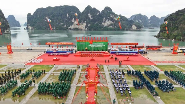 Quang cảnh lễ giao nhận quân tại Điểm giao nhận quân số 7, Ban Chỉ huy PTKV 4-Hạ Long.