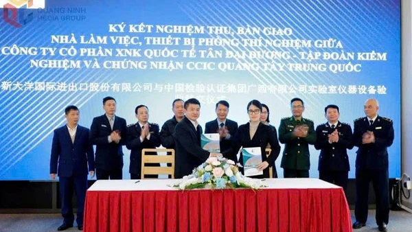 Công ty Cổ phần xuất nhập khẩu quốc tế Tân Đại Dương (Việt Nam) và Tập đoàn Kiểm nghiệm Trung Quốc - Công ty trách nhiệm hữu hạn Quảng Tây, Chi nhánh Đông Hưng (Trung Quốc) đã ký kết nghiệm thu, bàn giao nhà làm việc và toàn bộ trang thiết bị phòng thí nghiệm nông sản và thực phẩm.