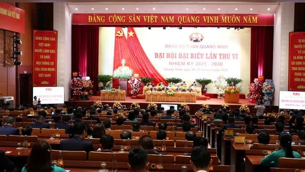 Quang cảnh Đại hội Đảng bộ Than Quảng Ninh lần thứ VI, nhiệm kỳ 2025-2030.