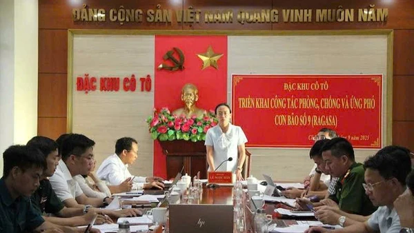 Đặc khu Cô Tô họp khẩn triển khai công tác phòng chống thiên tai, ứng phó với bão số 9.