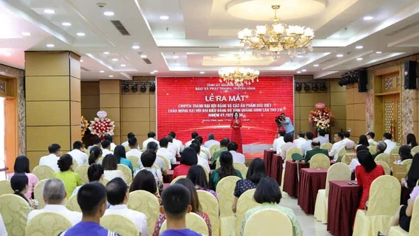 Quang cảnh Lễ ra mắt Chuyên trang Đại hội và các ấn phẩm đặc biệt chào mừng Đại hội Đảng bộ tỉnh Quảng Ninh.