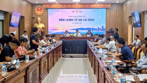 Quang cảnh buổi họp.