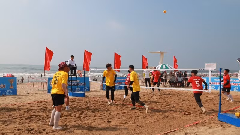 Khởi tranh giải Vô địch cầu mây bãi biển quốc gia năm 2025.