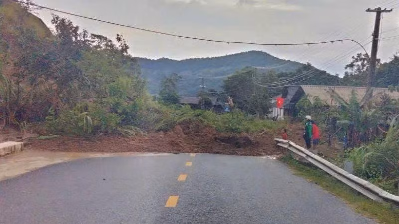 Điểm sạt lở đoạn qua xã Nhi Sơn.
