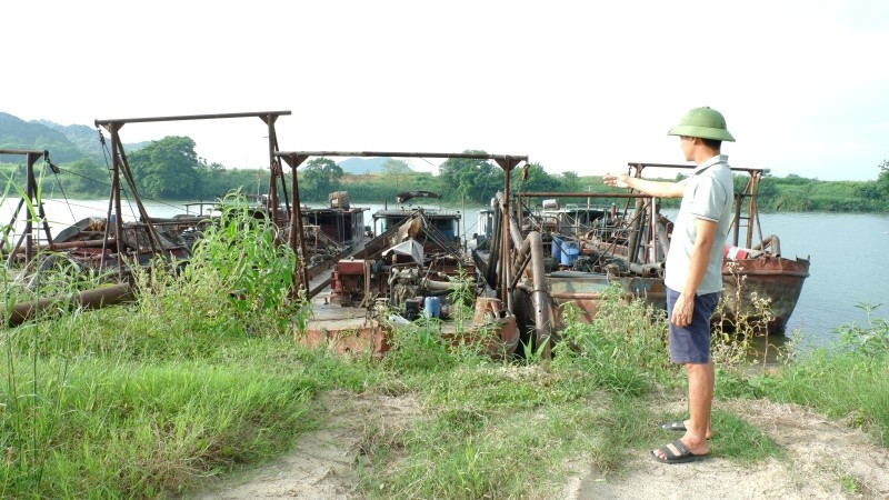 Những phương tiện hút cát không đủ điều kiện đăng kiểm. 5-dscf8357.jpg