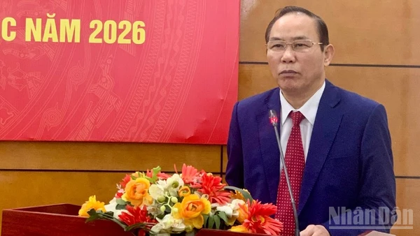 Thứ trưởng Nông nghiệp và Môi trường Phùng Đức Tiến phát biểu chỉ đạo Hội nghị. 