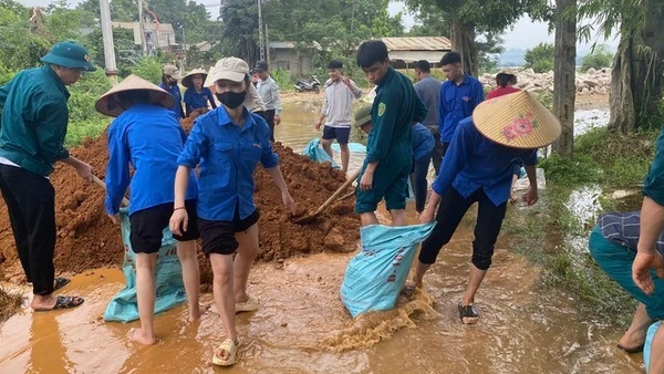 Thủ tướng Chính phủ yêu cầu các địa phương và các cơ quan chức năng tuyệt đối không chủ quan, theo dõi sát diễn biến triển khai phương án ứng phó mức cao nhất với bão. (Ảnh minh họa: Chinhphu.vn)