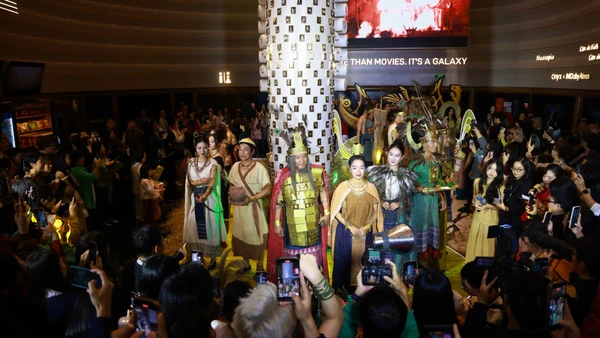 Lễ ra mắt phim "Huyền tình Dạ Trạch" diễn ra tại rạp Galaxy Cine X (Hà Nội) trong không gian được tái hiện gắn với thời Hùng Vương dựng nước.