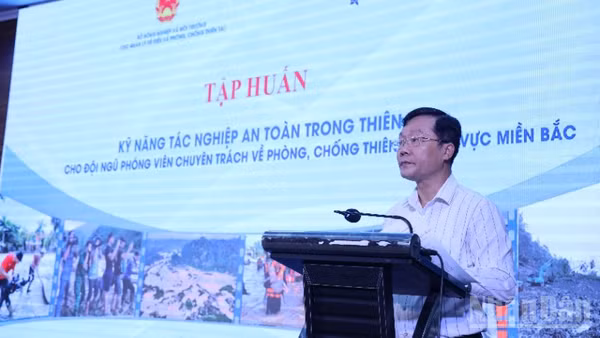 Ông Nguyễn Văn Tiến, Phó Cục trưởng Cục Quản lý đê điều và Phòng, chống thiên tai, ghi nhận tinh thần trách nhiệm, sự dấn thân của đội ngũ phóng viên, biên tập viên chuyên trách lĩnh vực phòng, chống thiên tai.