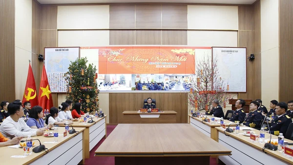 Quang cảnh điểm cầu trực tuyến tại Bộ Tư lệnh Vùng 3 Hải quân.