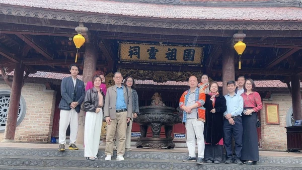 Ban Tổ chức khảo sát thực địa tại Đền Hùng để triển khai dự án.