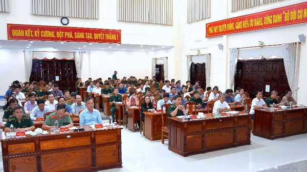Quang cảnh kỳ họp.