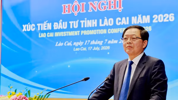Phó Thủ tướng Hồ Quốc Dũng phát biểu tại hội nghị. (Ảnh: THANH SƠN)