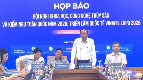 Thứ trưởng Phùng Đức Tiến chủ trì Họp báo thông tin về Hội nghị khoa học, công nghệ thủy sản và kiểm ngư toàn quốc năm 2026.
