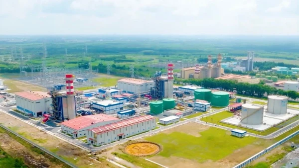 Lan tỏa dòng điện xanh thắp sáng giấc mơ Việt Nam hùng cường.