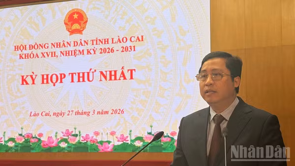 Đồng chí Dương Quốc Huy, Ủy viên Trung ương Đảng, Bí thư Tỉnh ủy phát biểu tại kỳ họp. (Ảnh: THANH SƠN)