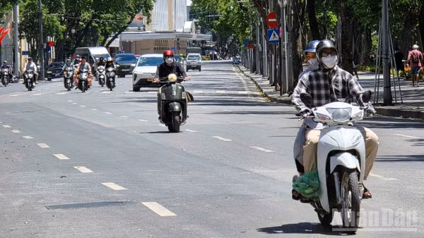 Nhiệt độ tại nhiều địa phương vượt ngưỡng lịch sử trong đợt nắng nóng cuối tháng 5. (Ảnh: NGỌC DUY)