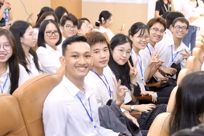 Thí sinh tham dự Vòng chung kết Giải thưởng Sinh viên nghiên cứu khoa học Euréka.