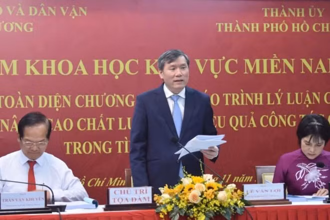 Các đồng chí chủ trì tọa đàm.