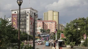 Phía Campuchia được chụp từ trạm kiểm soát biên giới Ban Pakkad ở quận Khlong Yai, tỉnh Chanthaburi, Thái Lan, ngày 16/6/2025. (Ảnh tư liệu: THX/TTXVN)