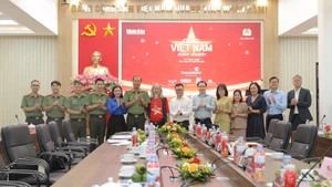 "Cùng Việt Nam tiến bước" lan tỏa tinh thần đoàn kết, khơi dậy niềm tự hào dân tộc và cống hiến cho các mục tiêu xã hội, môi trường, sức khỏe.