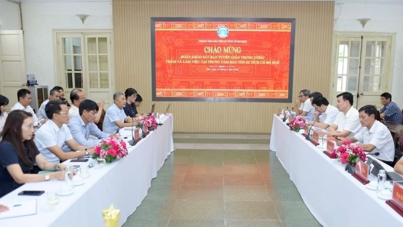 Huế cần huy động nguồn lực, gắn bảo tồn với phát triển văn hóa bền vững Huế cần huy động nguồn lực, gắn bảo tồn với phát triển văn hóa bền vững
