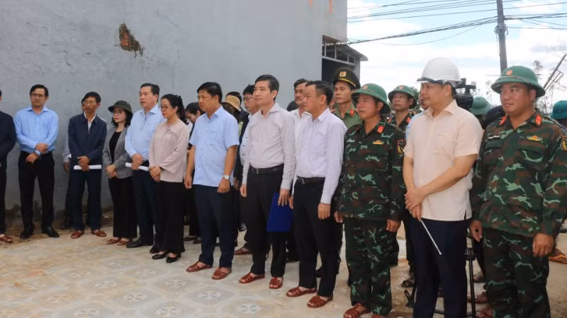 Các đại biểu tham dự lễ khởi động.