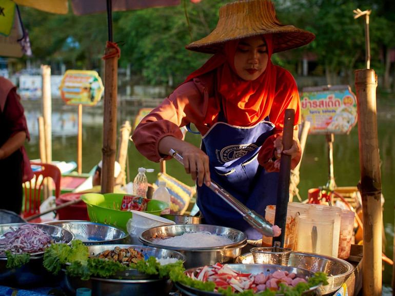 3-hat-yai-thai-lan-unsplash-kelvin-zyteng.jpg