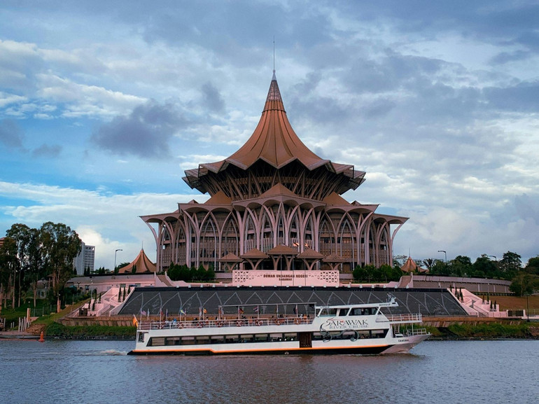 6-kuching-malaysia-unsplash-masrur-rahman.jpg