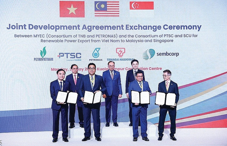 Petrovietnam cùng Sembcorp và Liên danh Năng lượng Malaysia thiết lập hợp tác chiến lược về điện tái tạo xuyên biên giới. Petrovietnam cùng Sembcorp và Liên danh Năng lượng Malaysia thiết lập hợp tác chiến lược về điện tái tạo xuyên biên giới.
