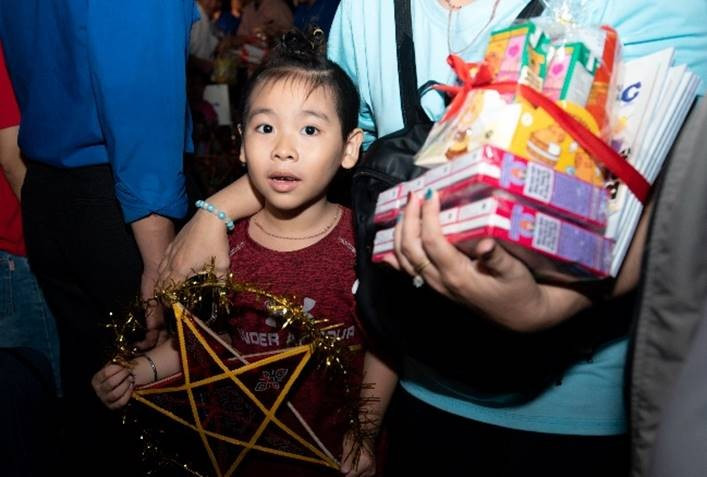 Tết Trung thu - Tết đủ đầy và ấm áp của trẻ em khắp Việt Nam. Hành trình trung thu của Vinamilk năm nay đã dệt nên một bức tranh thật đẹp về tình yêu thương.