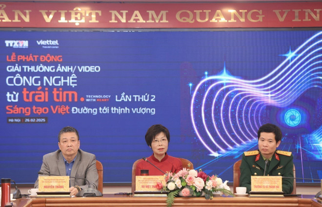 Ban tổ chức trả lời các câu hỏi của phóng viên. (Ảnh: Tuấn Anh/TTXVN) Ban tổ chức trả lời các câu hỏi của phóng viên. (Ảnh: Tuấn Anh/TTXVN)