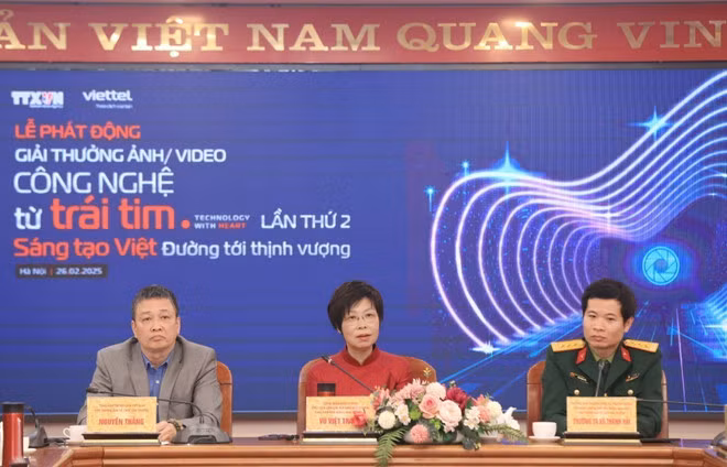 Ban tổ chức trả lời các câu hỏi của phóng viên. (Ảnh: Tuấn Anh/TTXVN)