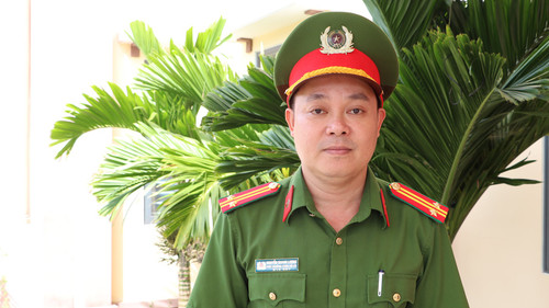 Chân dung Trung tá Nguyễn Quang Lượng, Phó Trưởng Công an xã Sơn Cẩm Hà, thành phố Đà Nẵng. 12.jpg