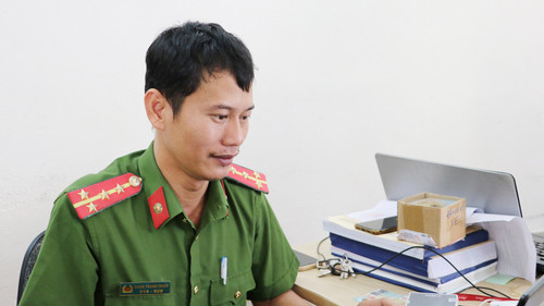 Đại úy Đoàn Thanh Chiến, cán bộ Công an xã Tiên Phước, thành phố Đà Nẵng. 13.jpg