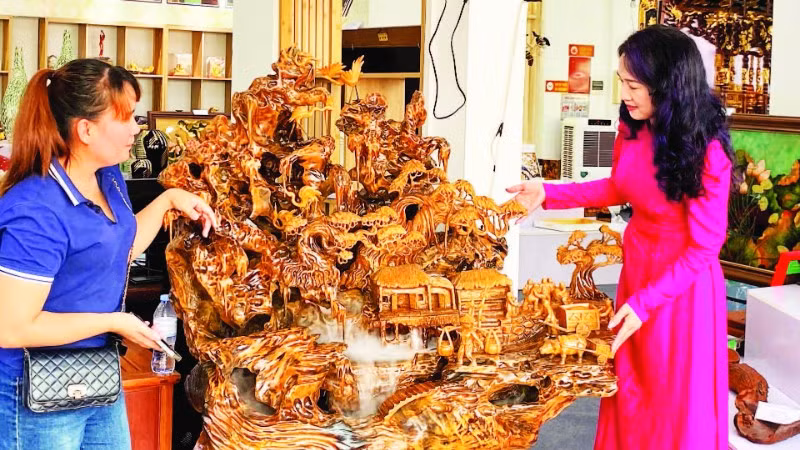 Các sản phẩm thủ công mỹ nghệ ngày càng có sự đổi mới về mẫu mã thiết kế.