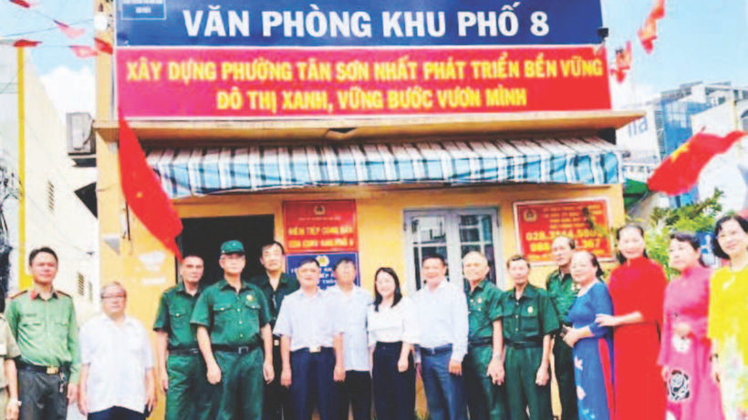 Cán bộ Khu phố 8, phường Tân Sơn Nhất luôn phát huy tinh thần trách nhiệm, là cầu nối giữa chính quyền và nhân dân.