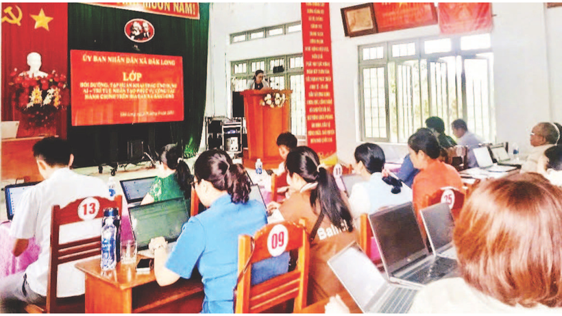 Học viên thực hành khai thác các công cụ AI tại lớp tập huấn.