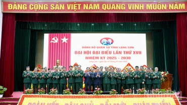 Lãnh đạo tỉnh Lạng Sơn, Ban Chấp hành Đảng bộ Quân sự tỉnh Lạng Sơn, nhiệm kỳ 2025-2030 và Đại biểu đi dự Đại hội cấp trên ra mắt Đại hội.