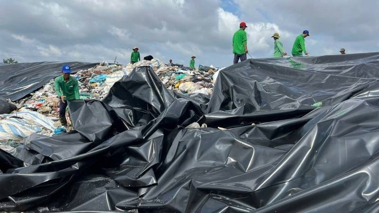 [Quiz] Việc chôn rác hữu cơ có thể phát thải loại khí gì: Oxy, hydro, mêtan, nitơ? ảnh 1