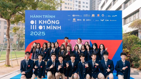 Chiến dịch Không 1 mình do Liên minh Niềm tin số khởi xướng với mục tiêu nâng cao nhận thức, kỹ năng an toàn số của trẻ em, thanh thiếu niên trên không gian mạng.