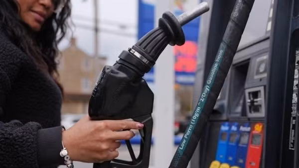 Giá xăng trung bình tại Mỹ đã vượt qua thời điểm năm 2022.