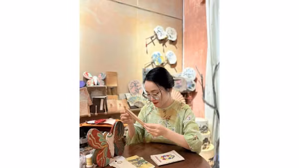 Nghệ nhân Đoàn Thái Cúc Hương.