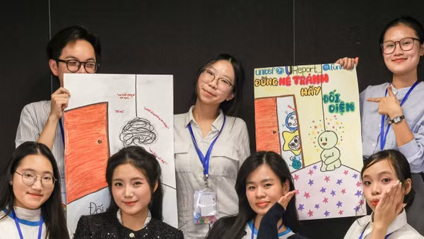 Thế hệ trẻ trên khắp thế giới đang phá vỡ sự im lặng xung quanh tình trạng sức khỏe tâm thần bằng cách lên tiếng và chia sẻ câu chuyện của mình.