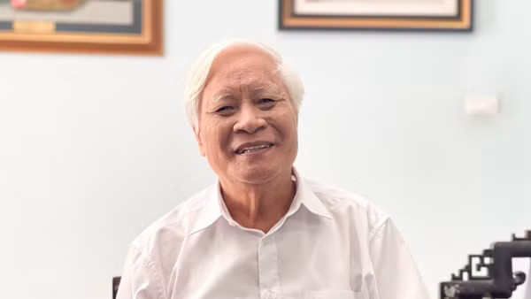 TS Nguyễn Viết Chức. 