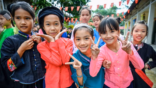 Hạnh phúc của trẻ không chỉ là chuyện riêng của mỗi gia đình, mà là trách nhiệm của toàn xã hội trong việc bảo đảm quyền được vui chơi, nghỉ ngơi và phát triển lành mạnh. Ảnh: Thành Đạt