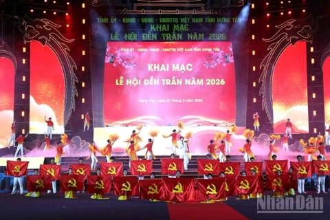 Chương trình khai mạc lễ hội đền Trần được đầu tư dàn dựng công phu, chuyên nghiệp và mang đậm bản sắc dân tộc.