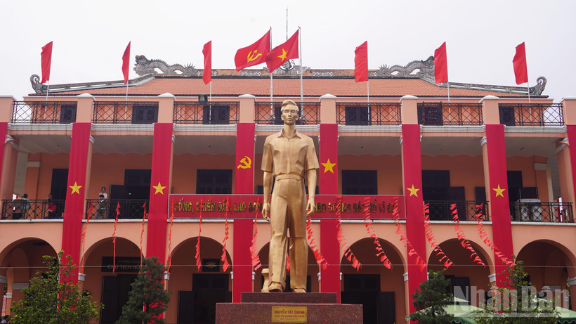 Bến Nhà Rồng nay là Bảo tàng Hồ Chí Minh-chi nhánh Thành phố Hồ Chí Minh. Không chỉ là di tích quốc gia đặc biệt, nơi đây còn là biểu tượng văn hóa và niềm tự hào của người dân Thành phố Hồ Chí Minh suốt hơn một thế kỷ qua.